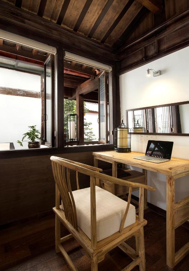 Lijiang Cheriton Hotel Exterior photo